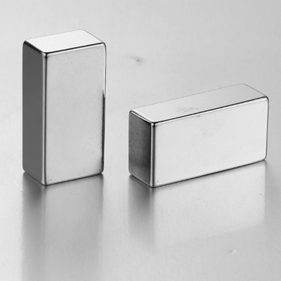 قیمت مناسب بلوک 40X40X20mm N52 آهنرباهای دائمی نئودیمیم نقره ای رنگ آنلاین